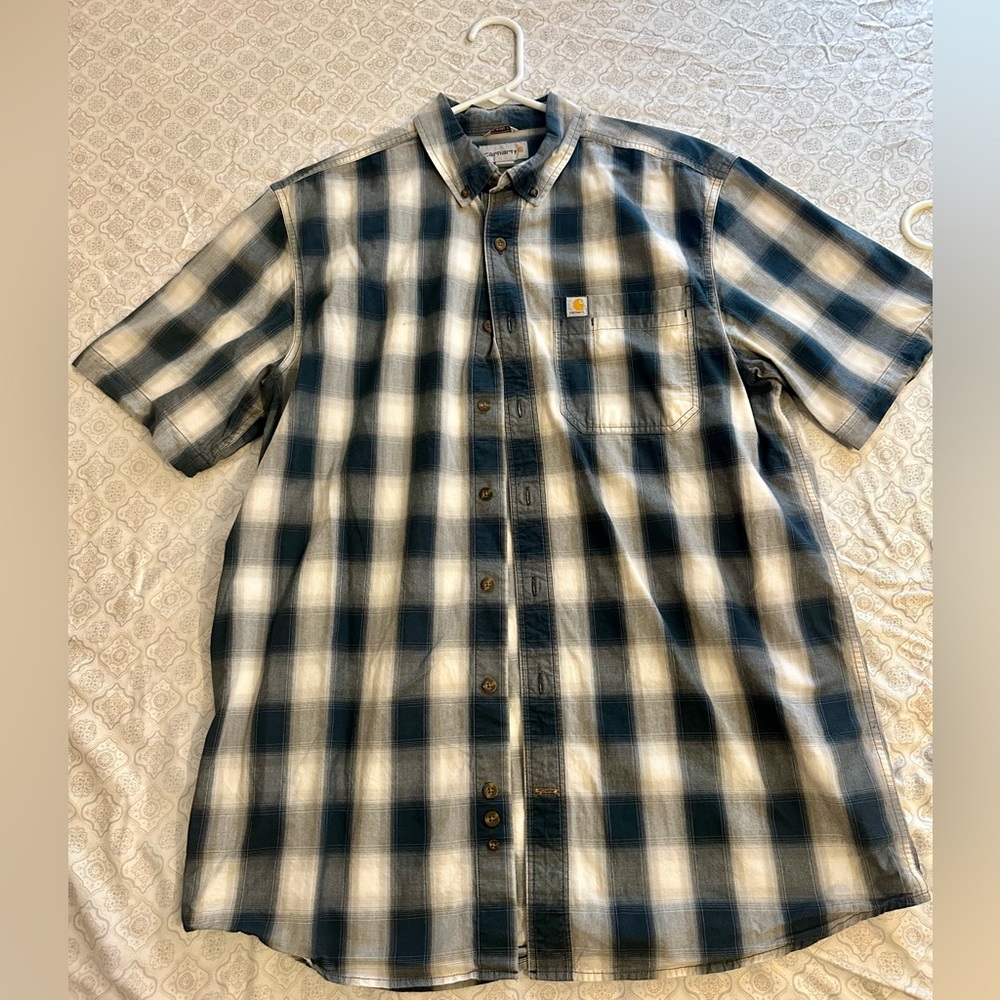 Men’s button up Carhartt shirt